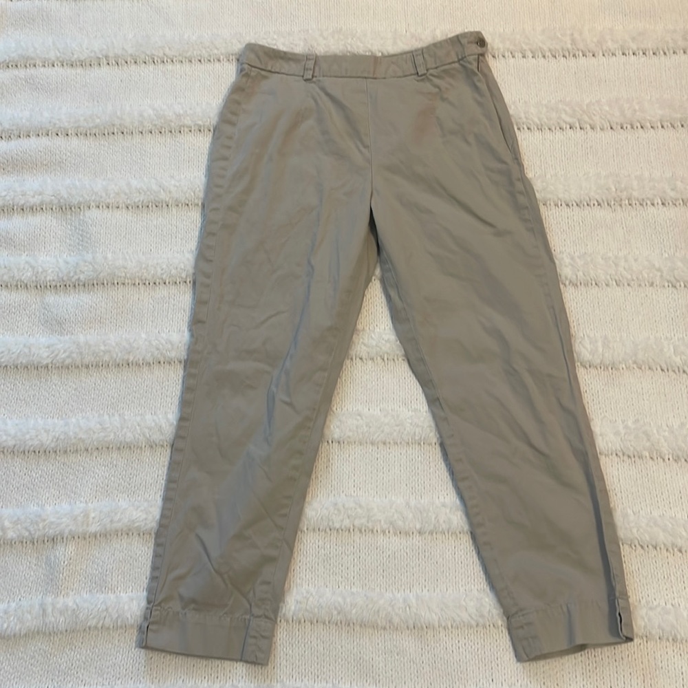 Gap Capris cropped pants khaki and 100% cotton women’s size 8